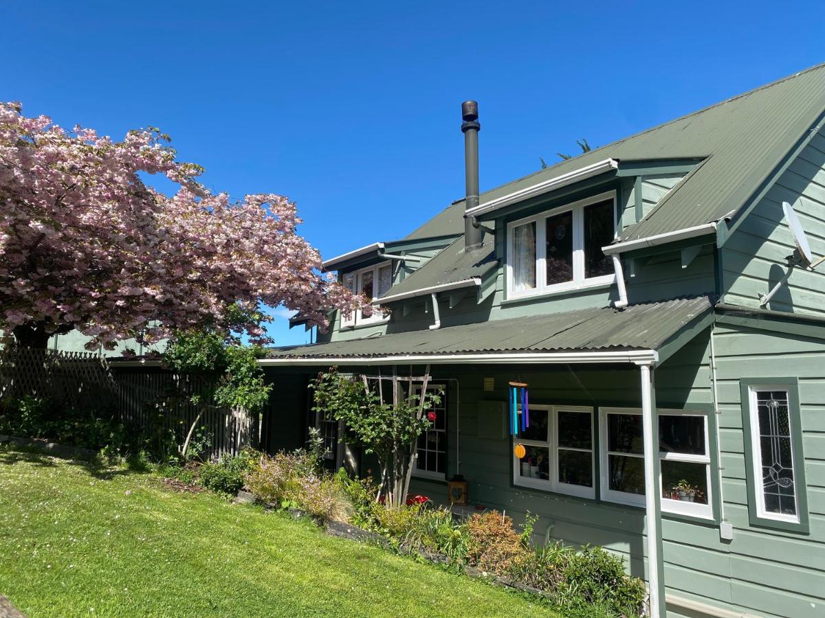 Cherry Tree Cottage - Bed and Breakfast