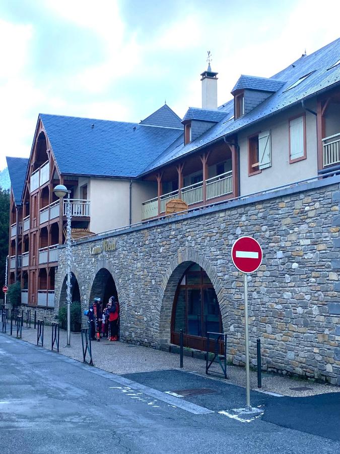 Appartement T2+coin nuit 6 pers résidence de Cami Real au centre du village de saint Lary Soulan avec piscine intérieure+ sauna et hammam - Chambres d'hôtes Saint-Lary-Soulan