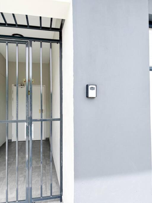 Coastal Beach & Mountain Retreat - Ferienwohnung Kapstadt