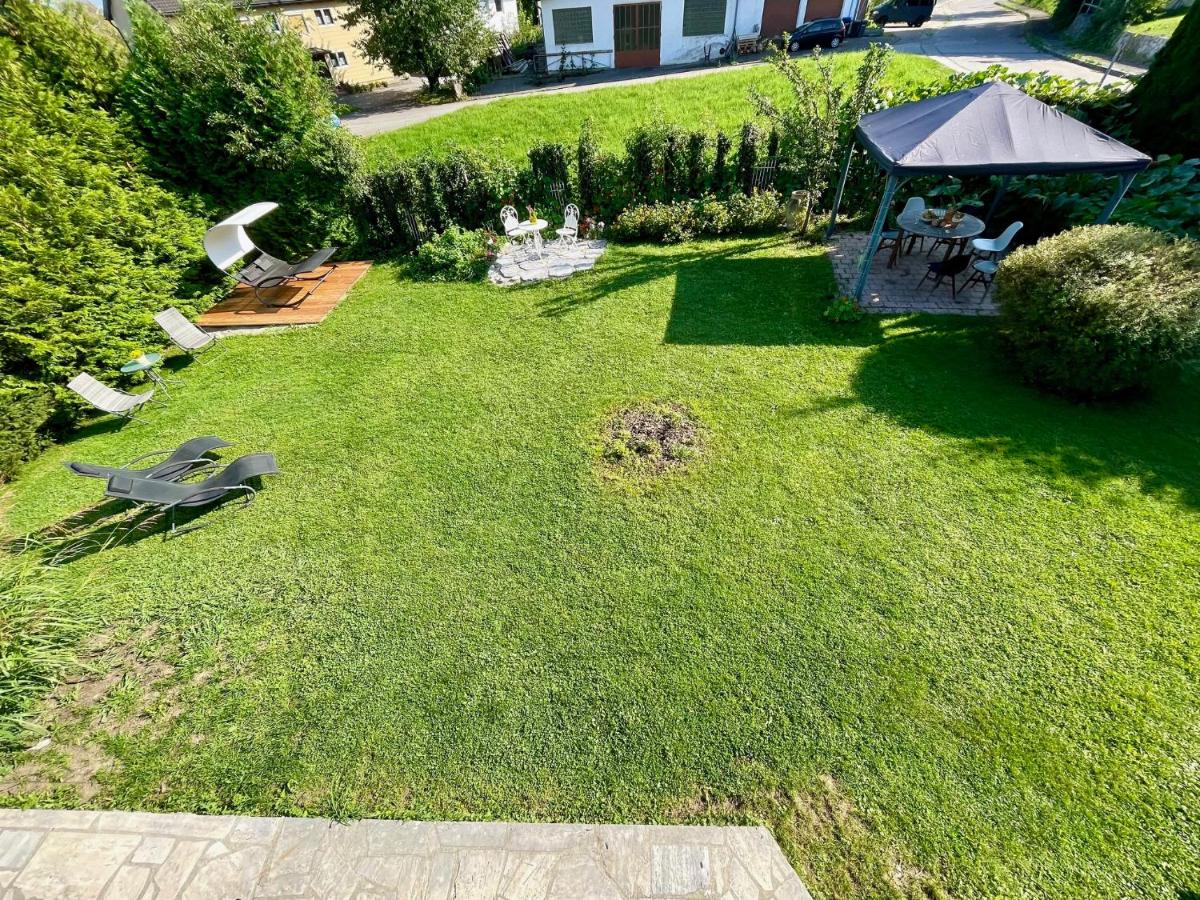 Apartment mit Balkon