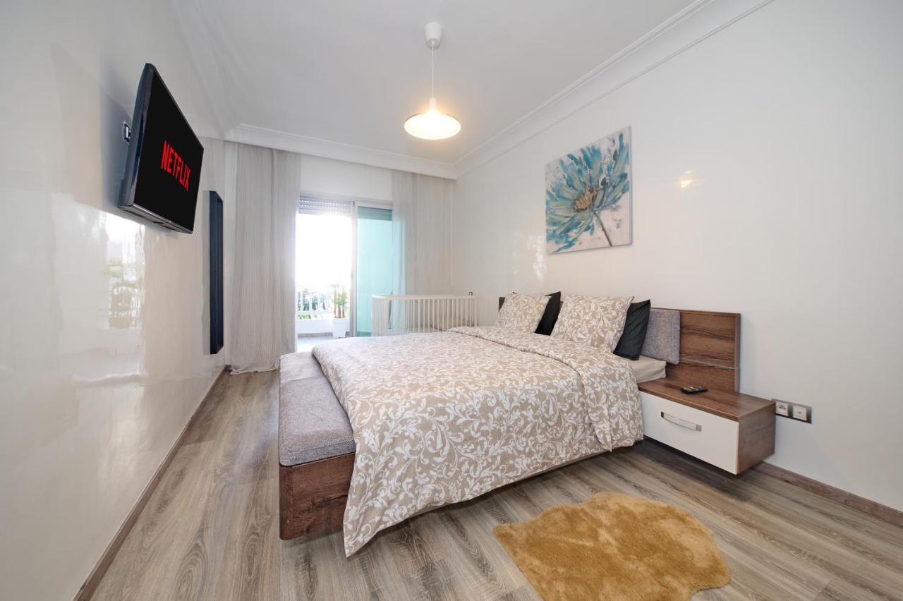 Apartment with Garden View