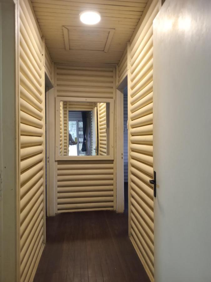 Chalé alpino em canela rs todo mobiliado com cozinha lareira split Wi-Fi 2 quartos perto do centro - B&B