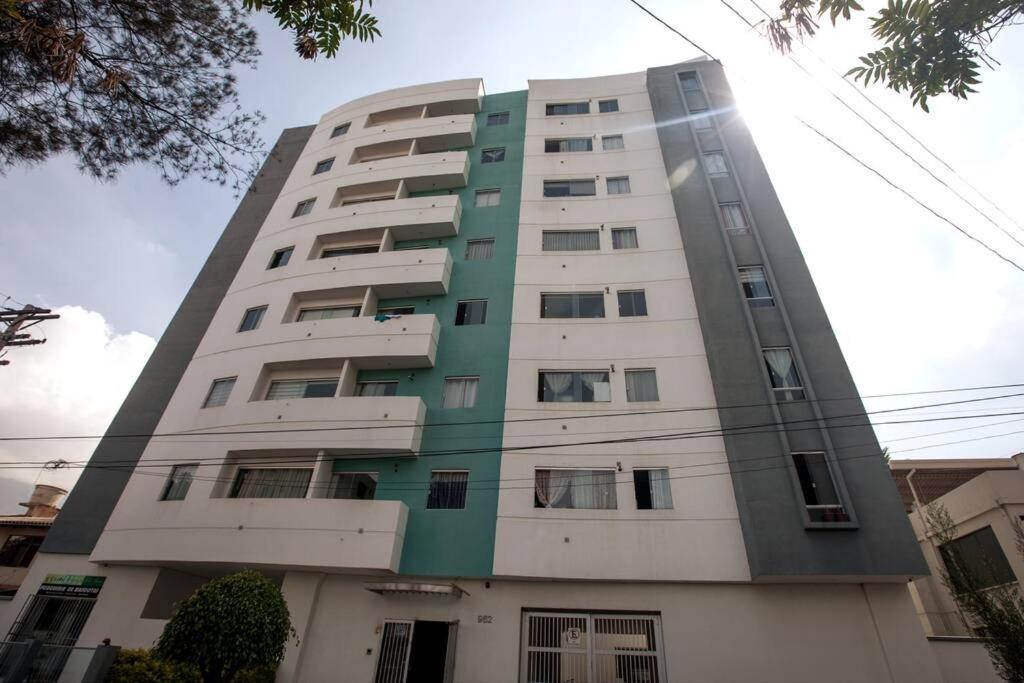 Bonito apartamento con 2 dormitorios con camas dobles - Chambres d’hôtes