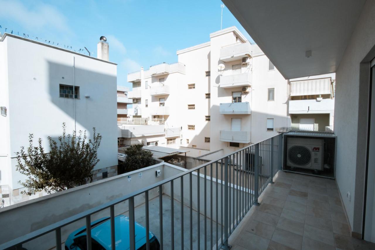 The Moon - B&B Monopoli