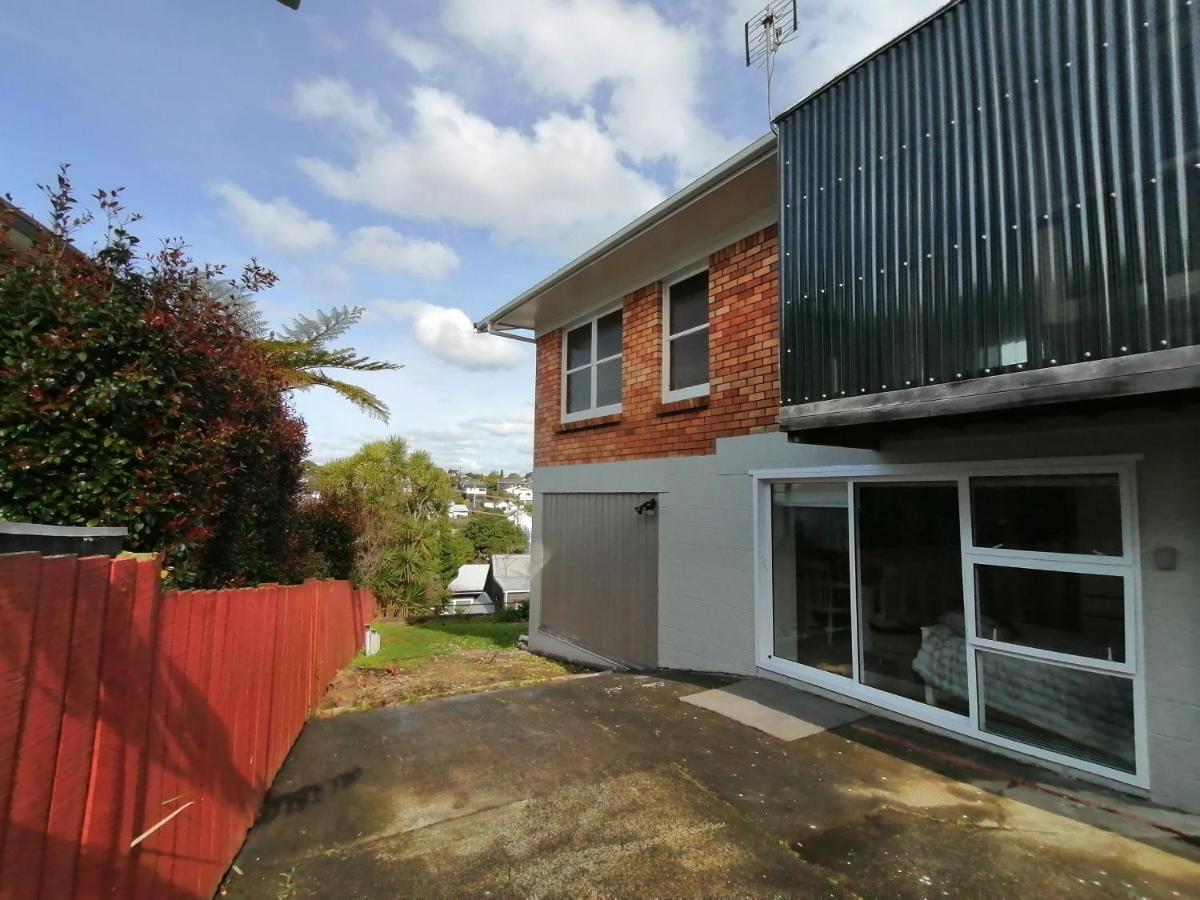 Takapuna Centre 3B plus Netflix - B&B