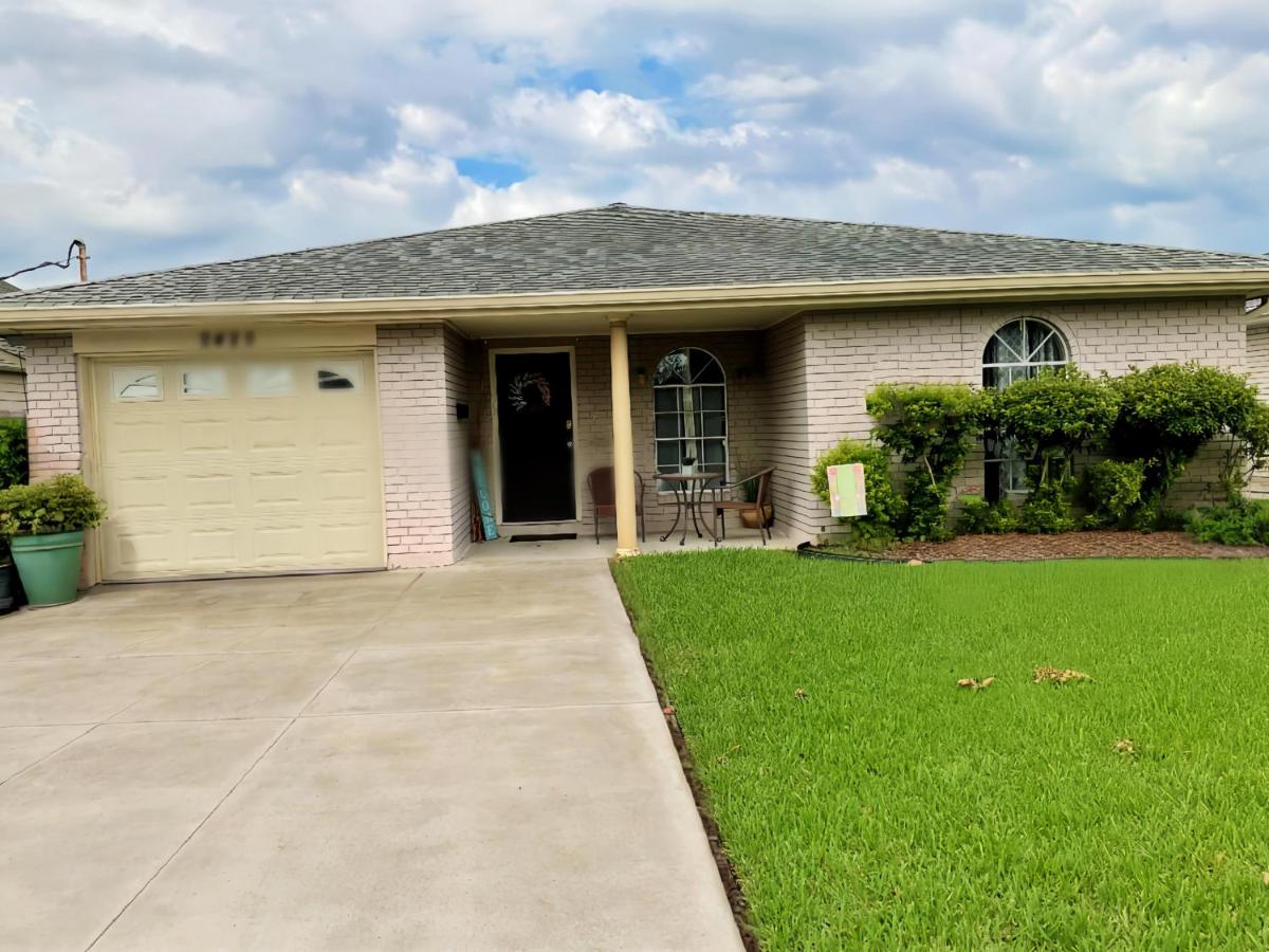 3 bedroom Cozy vacation rental near airport - B&B