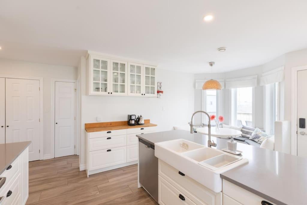 Your Halifornian Home Trendy 3 Bedroom Flat - B&B Halifax