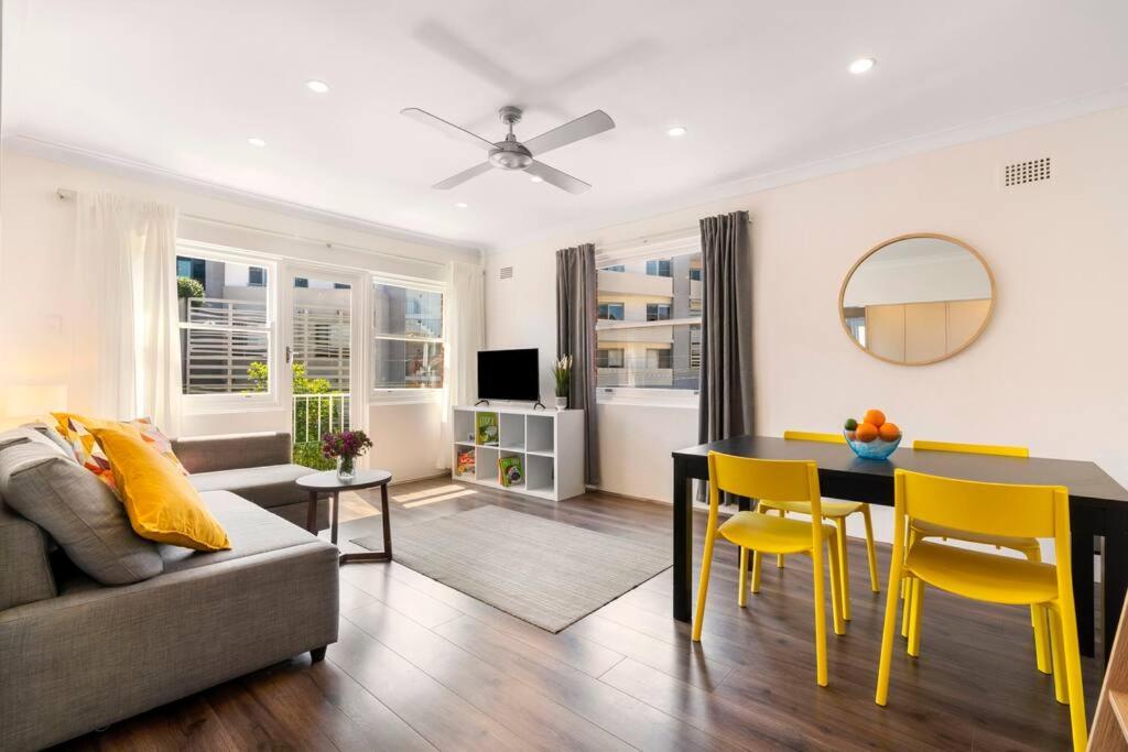 Rose Bay Retreat - light airy balcony AC & views - B&B Sydney