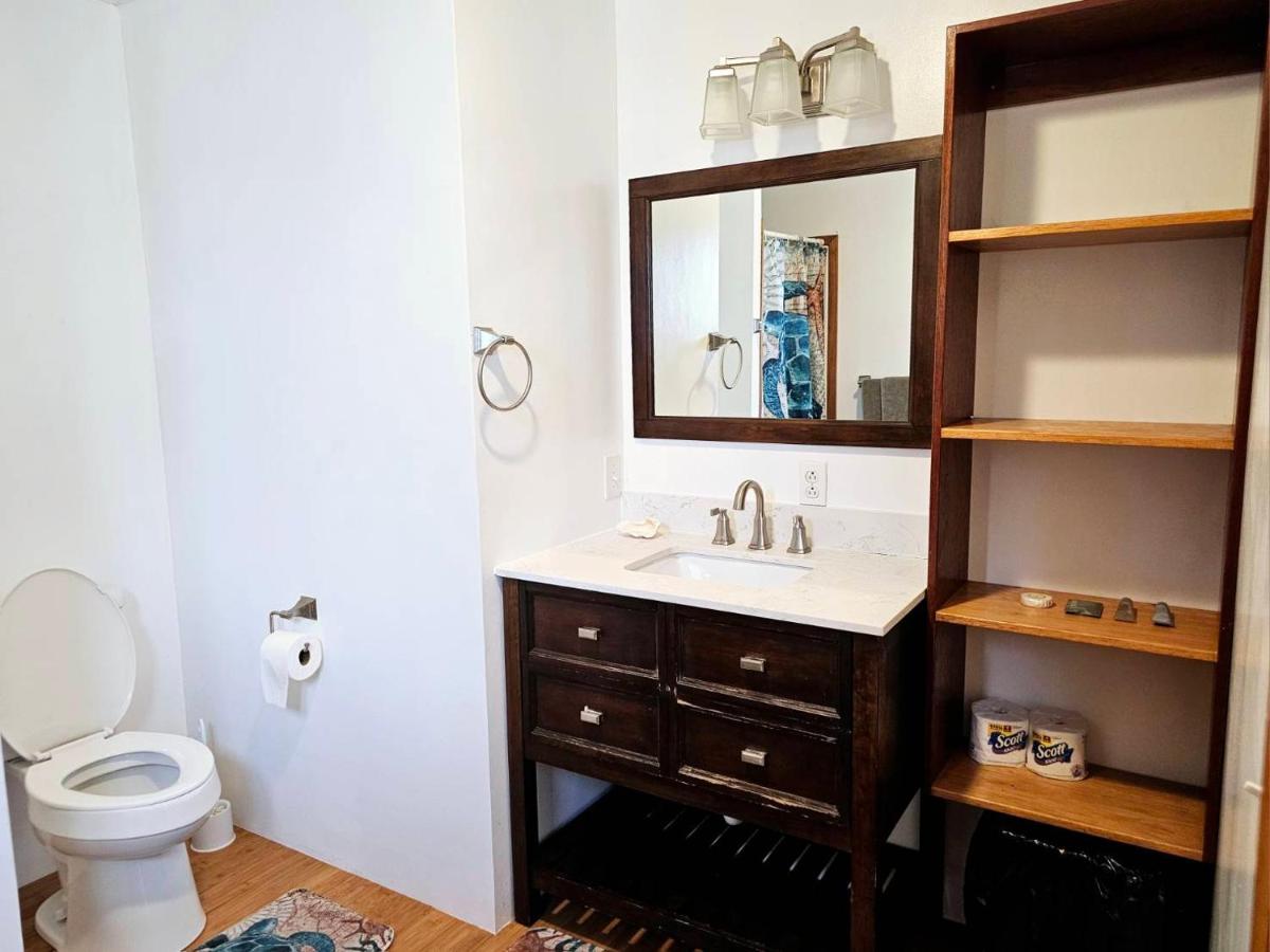 Ajeltake Beach House - B&B Majuro