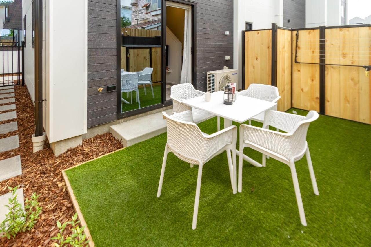 Stylish LUX Homes 4 Bed CBD Walk to Cafes and Latimer - B&B Christchurch