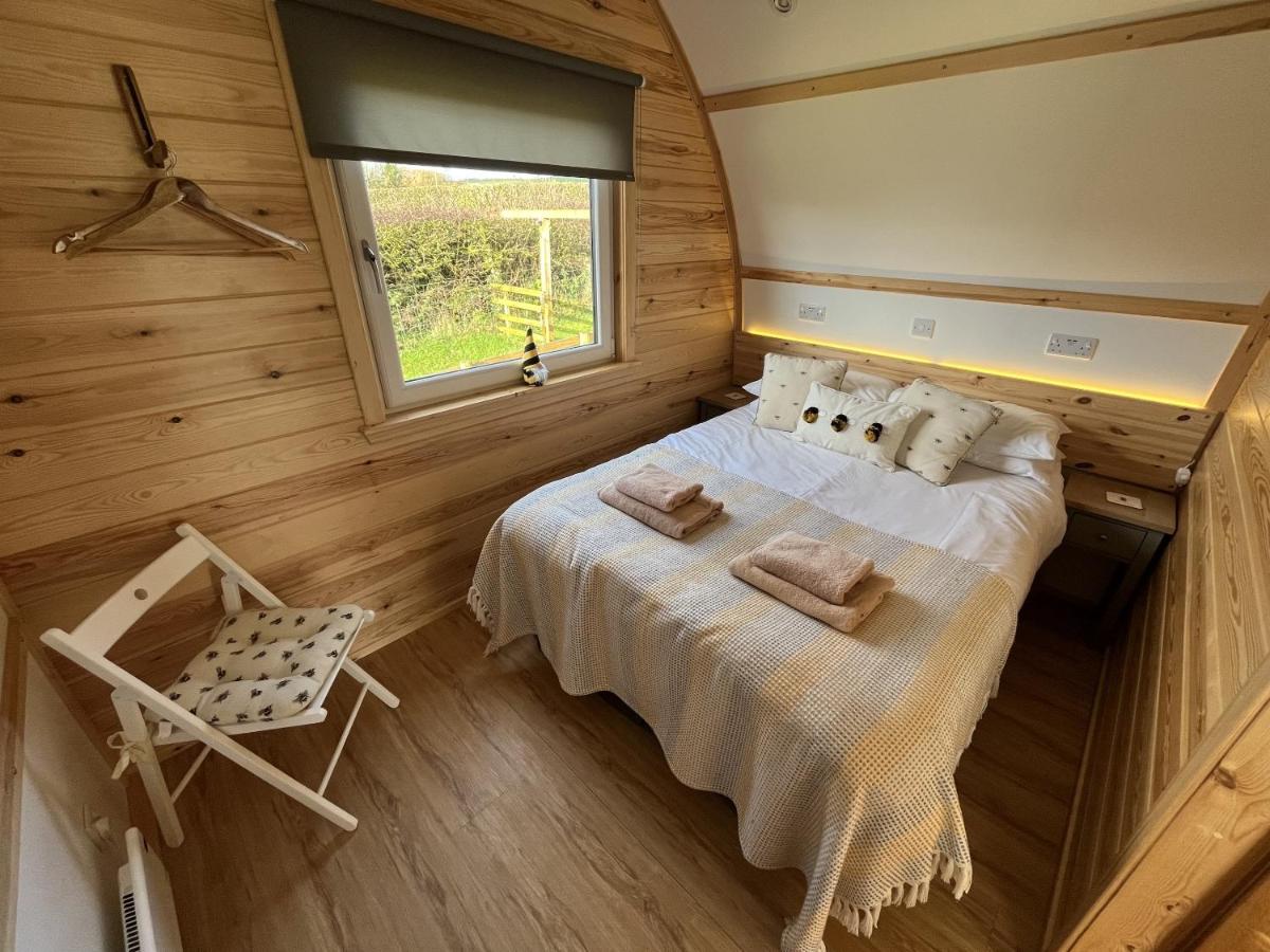 Large Cabin with Hot Tub