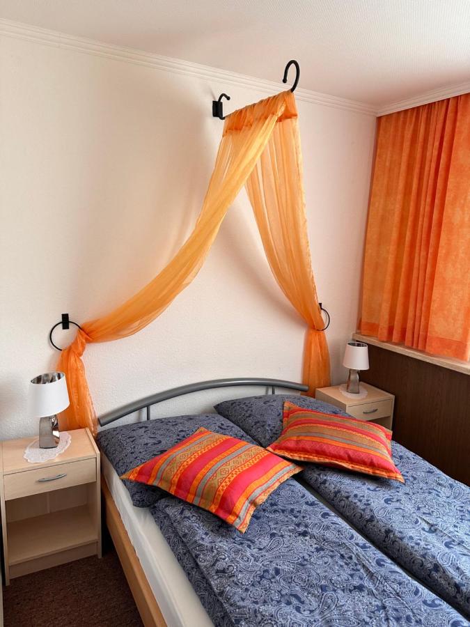 Camera Matrimoniale/Doppia con Letti Singoli con Bagno Privato