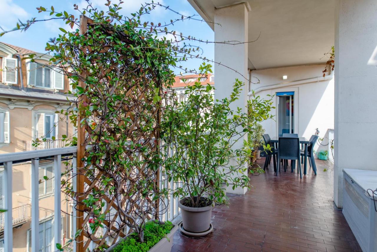 Azzurra, Terrazza, by HAPPYHOSTORINO - Chambres d'hôtes Turin