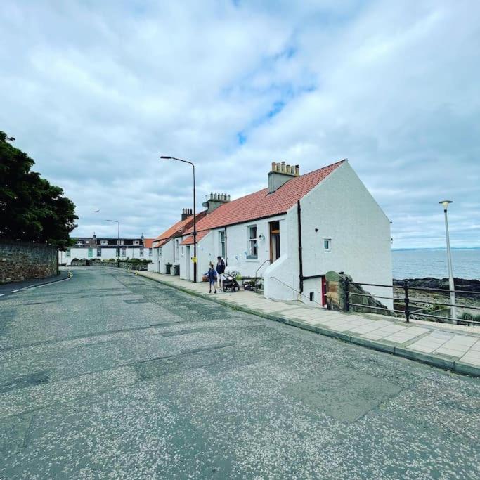 Boatshore by the sea Holiday Cottage - B&B Cockenzie