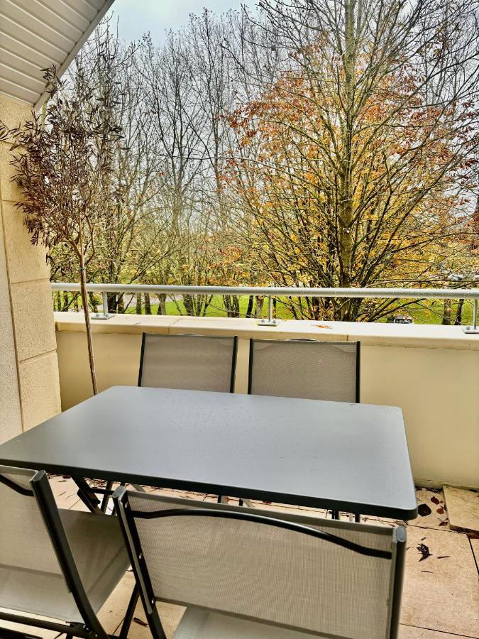 Le Golfeur - DISNEY 15 min - PARIS 30 min - PARKING - Vue Golf - Lumineux & Moderne - Free WIFI - B&B