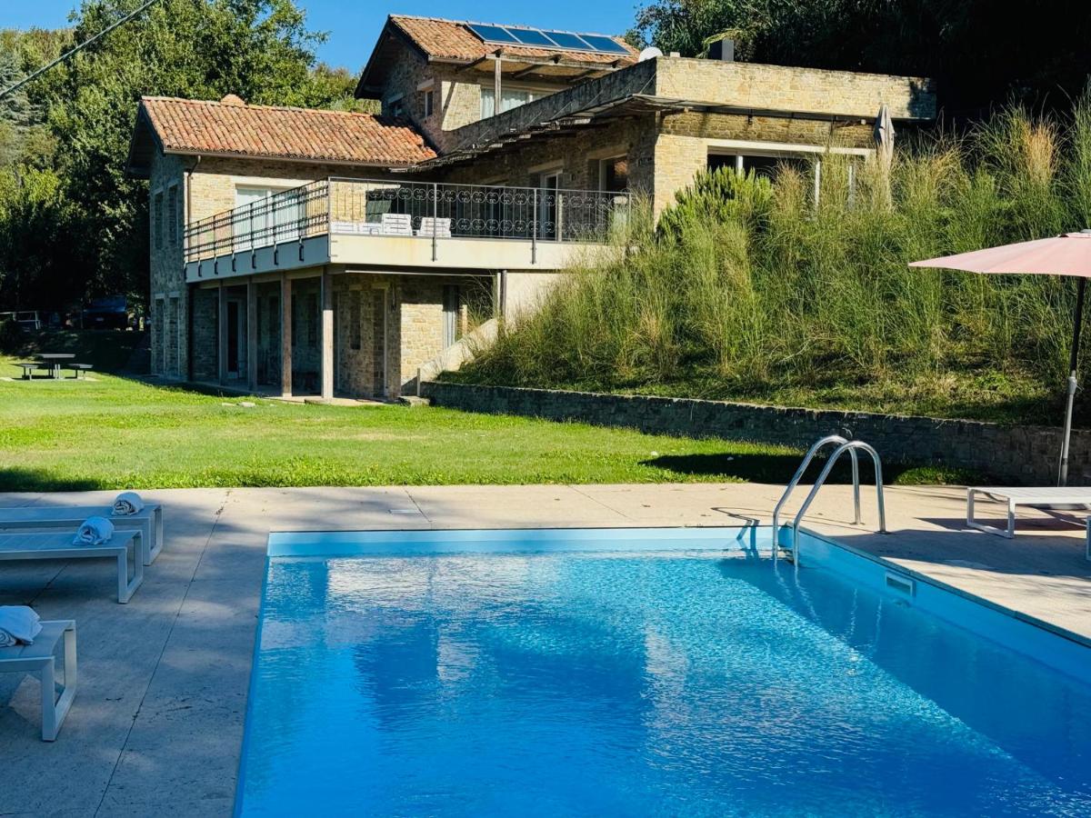 Villa La Ginestra Piemonte with private pool - B&B Bistagno