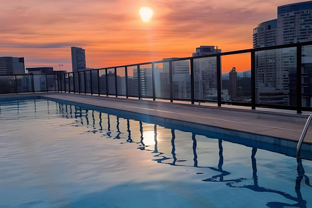 Studio piscina skyline frente ao shop Eldorado - B&B São Paulo