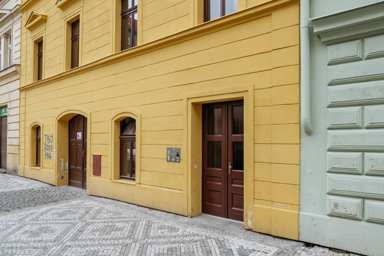 Prague Days - 2BDR Apt - Workspace - Netflix - Quiet Area - B&B Prague