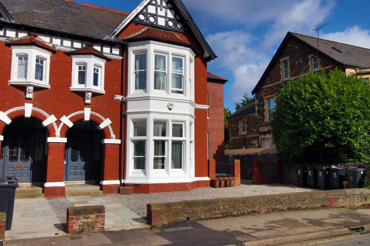 Cardiff City Centre apartment Private Parking - B&B Cardiff
