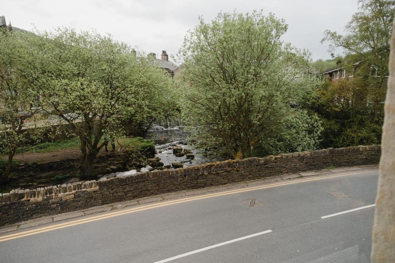 Swan House - B&B Huddersfield