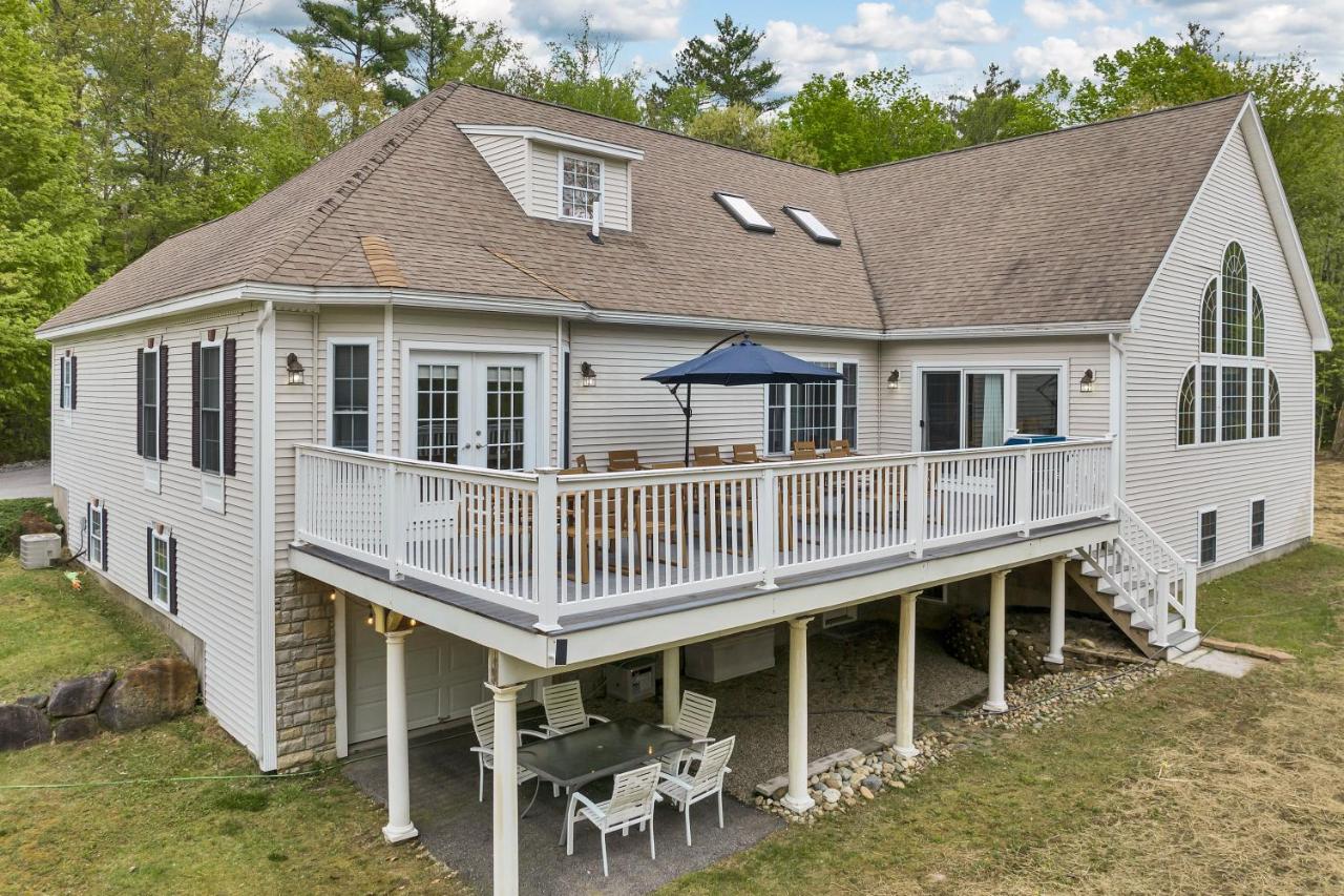 White Mountain Retreat with Theater, Fire Pit, Game Room and River Access - B&B Woodstock