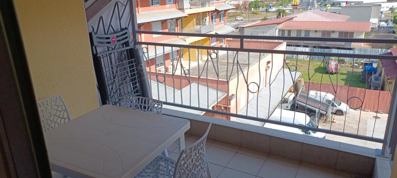 NANA -Grand Appartement Cosy- C 43- Cuisine équipée-CLIM-WIFI-Terrasse - B&B