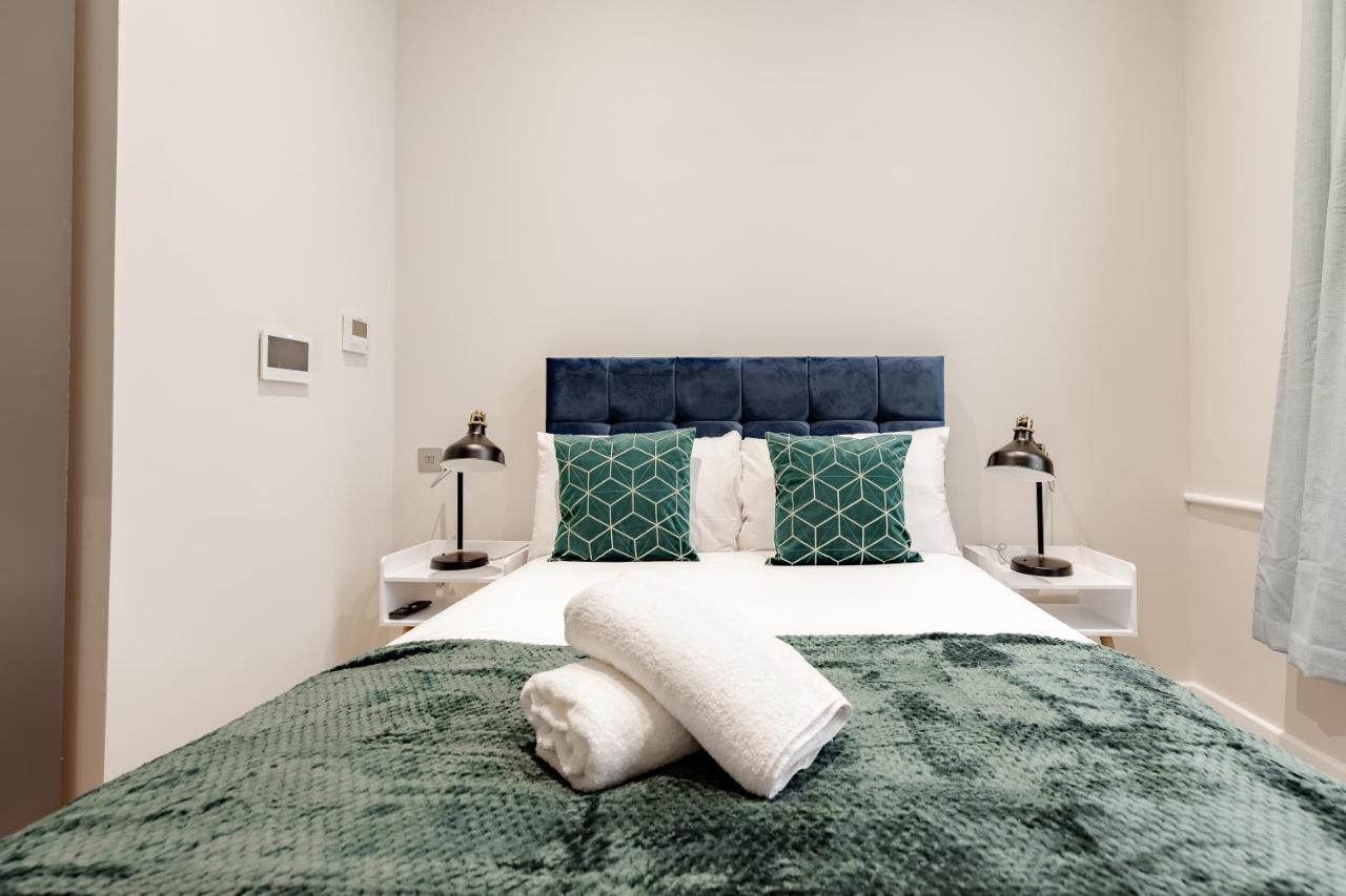 Deluxe Double Room with Shower