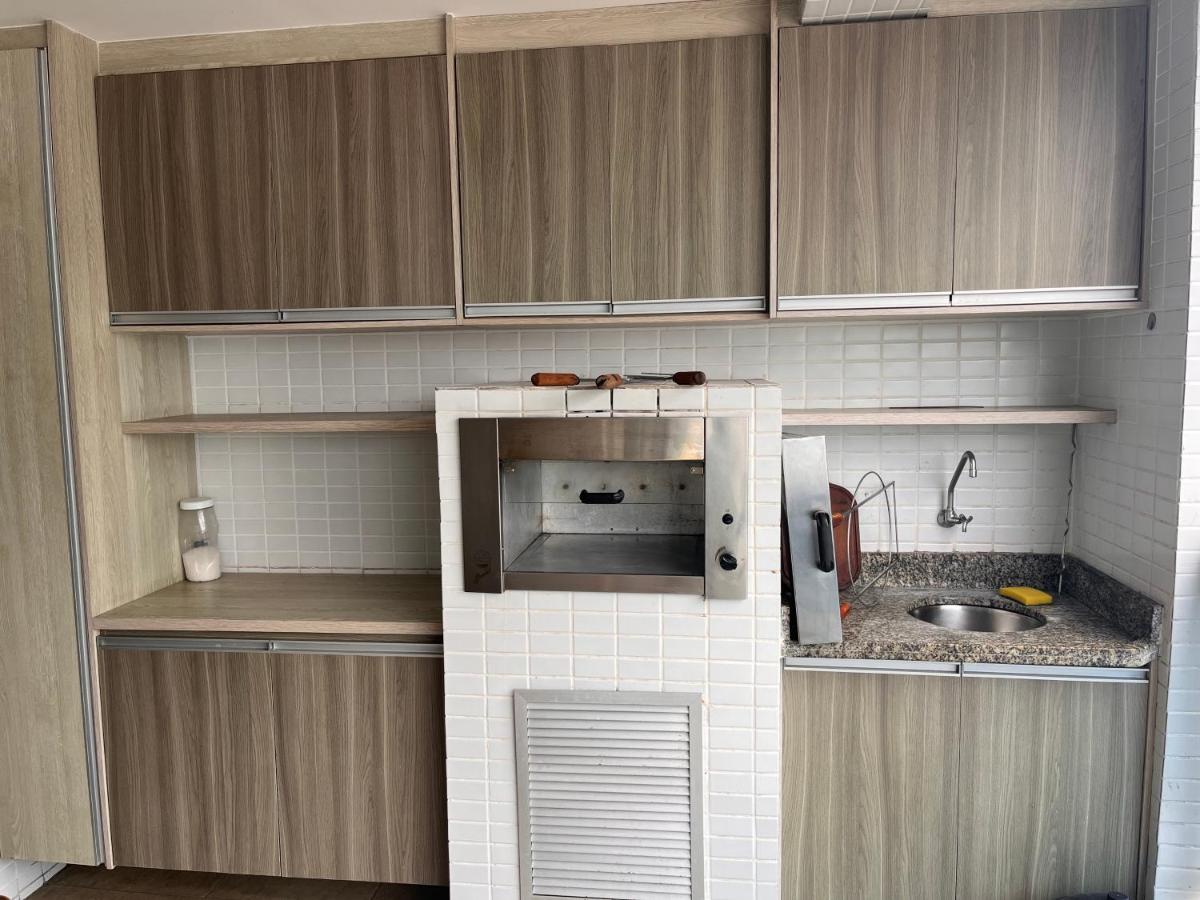 5 - Varam, 2 DORMITÓRIOS, mais um quarto, até 8 pessoas, varanda com churrasqueira, piscina , lindo - Chambres d'hôtes Guarujá