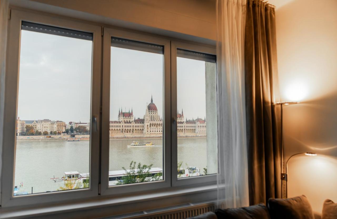 Parliament Panorama - B&B Budapest