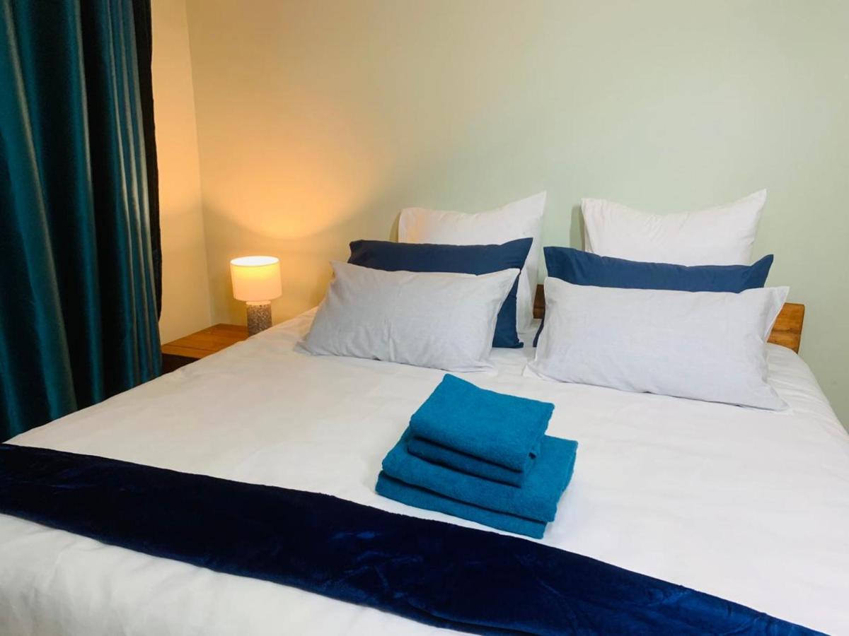 Afrikawisa at Rosebank - Bed and Breakfast