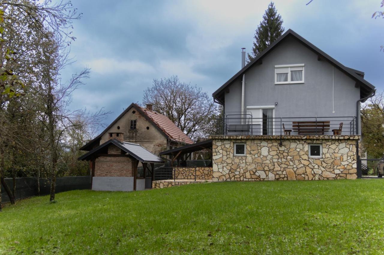 Holiday Home Monte Fabula with Jacuzzi, Sauna and Backyard - Bed and Breakfast Vučinići