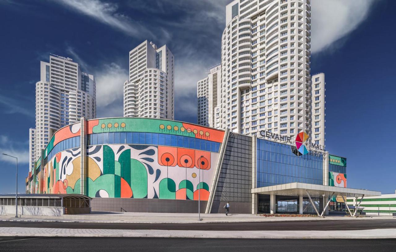 Royal Suite on the 24th Sky - B&B Skopje