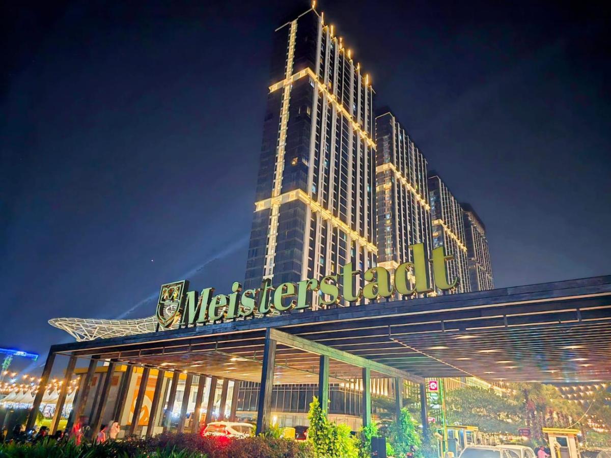 Newly Renovated 50th Floor CityView Unit Pollux Batam - B&B