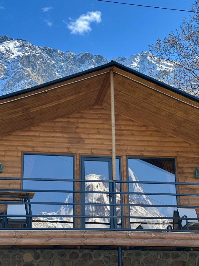 Elia Hut Kazbegi - Bed and Breakfast St’epants’minda