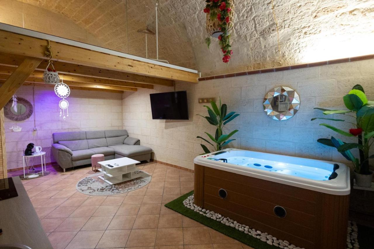 Vierbettzimmer mit Badewanne