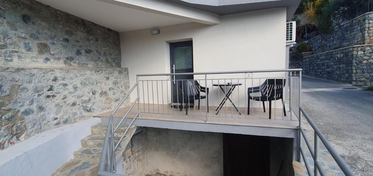 Chic Elegance Meets Village Gem - B&B Peléndri
