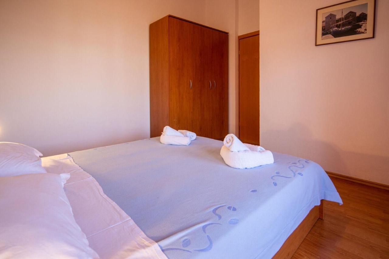 Apartamento de 1 dormitorio con terraza