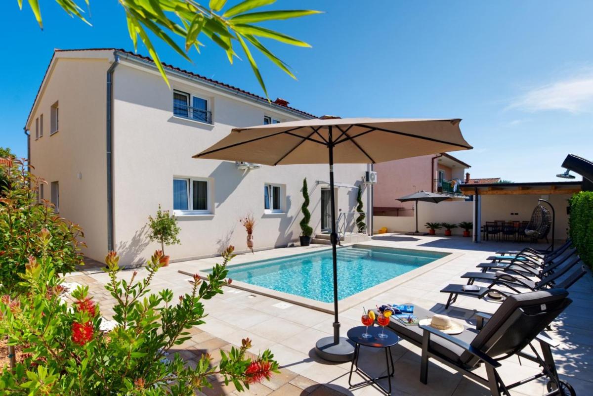 Villa Nata in Pula - Haus für 8-10 Personen - Chambres d’hôtes