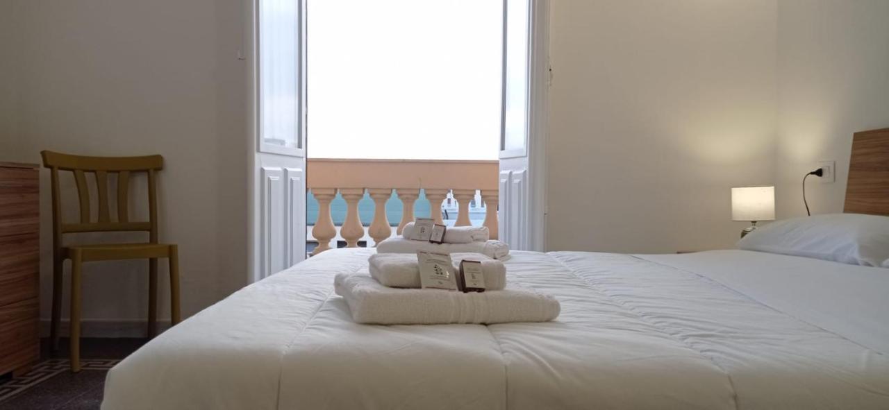 Deluxe Double Room with Balcony and Sea View