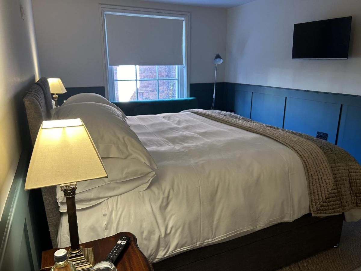 Superior King Suite