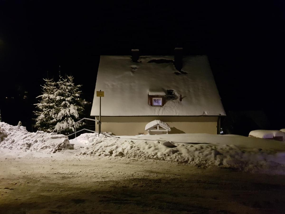 Ferienwohnung Michelle mit Balkon für 1 - 6 Personen - B&B Warmensteinach
