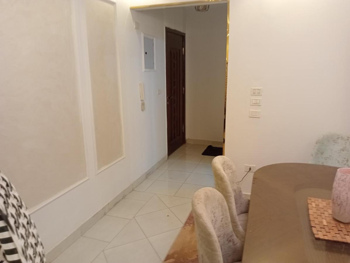 Hotel apartment near the airport - B&B