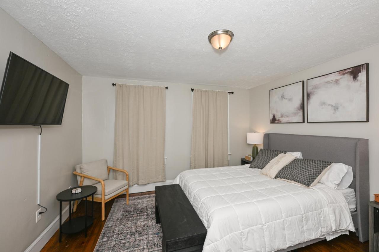 Spacious 3-Bed In Vibrant Tremont - Chambres d’hôtes