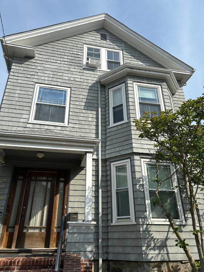 HomeStay Near Downtown Boston - Andrew Station Area - B&B