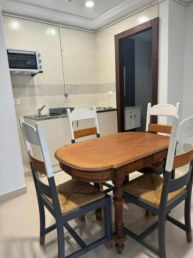 Les portes grisées - B&B Sfax