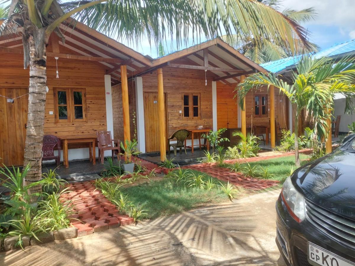 Dots bey beach cabana uppuveli - Ferienwohnung