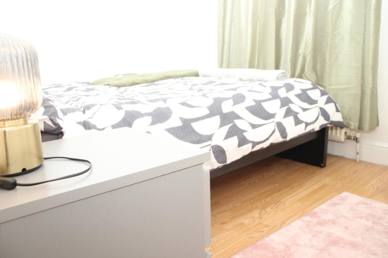 Ideal Property in London - Bed and Breakfast Londen