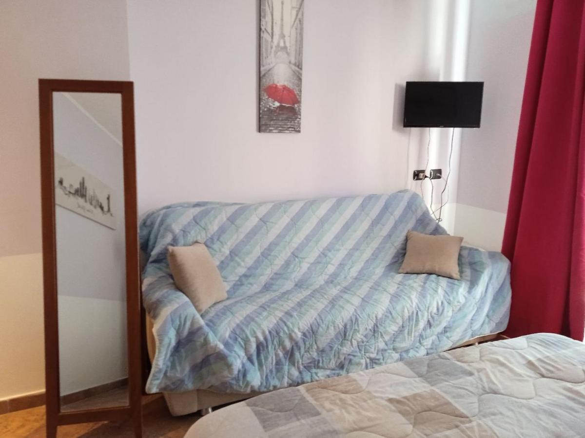 Chambre Triple avec Salle de Bains Privative