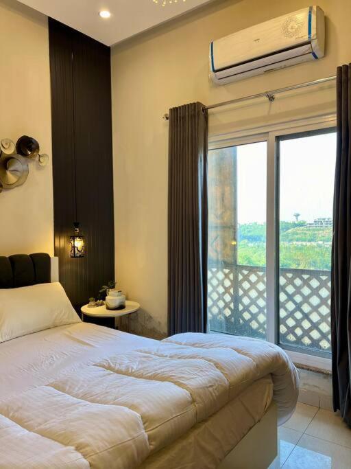 Golf Course View Apartment - B&B Rawalpindi