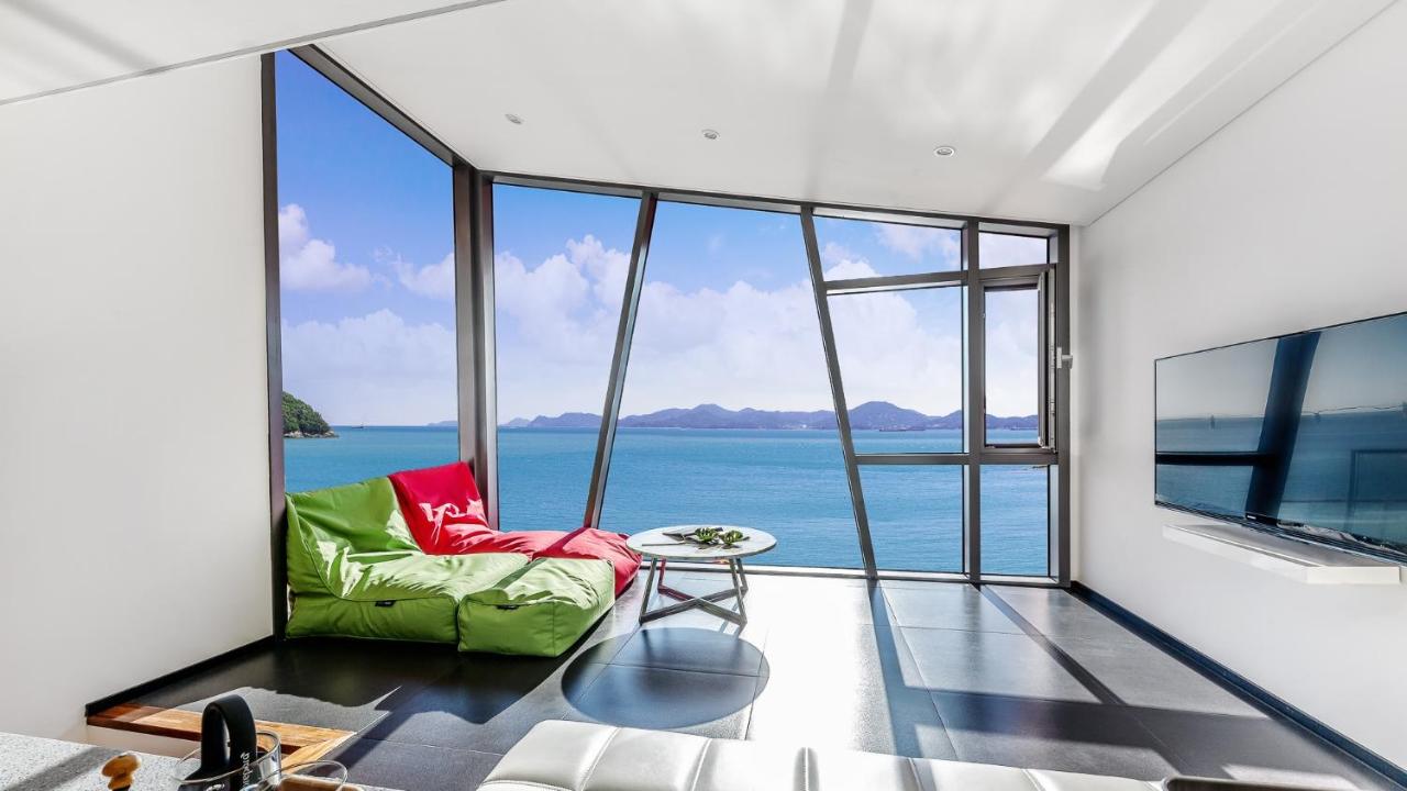 Namhae Pumda Pool villa Pension - B&B